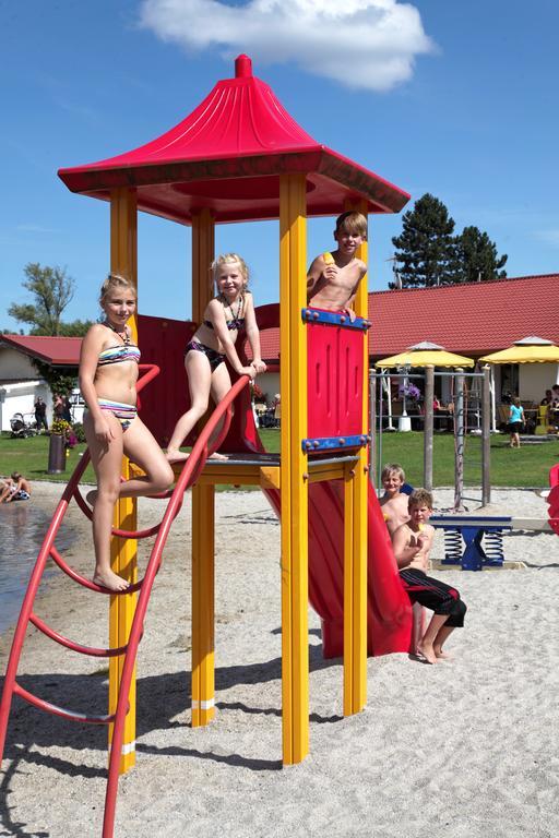 See-Campingpark Neubaeuer See Hotel Екстериор снимка